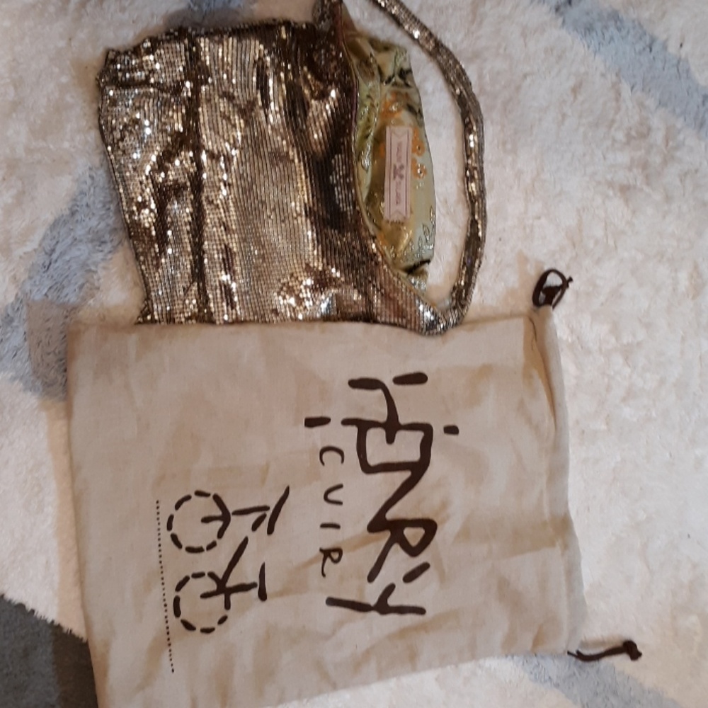 Hand bag